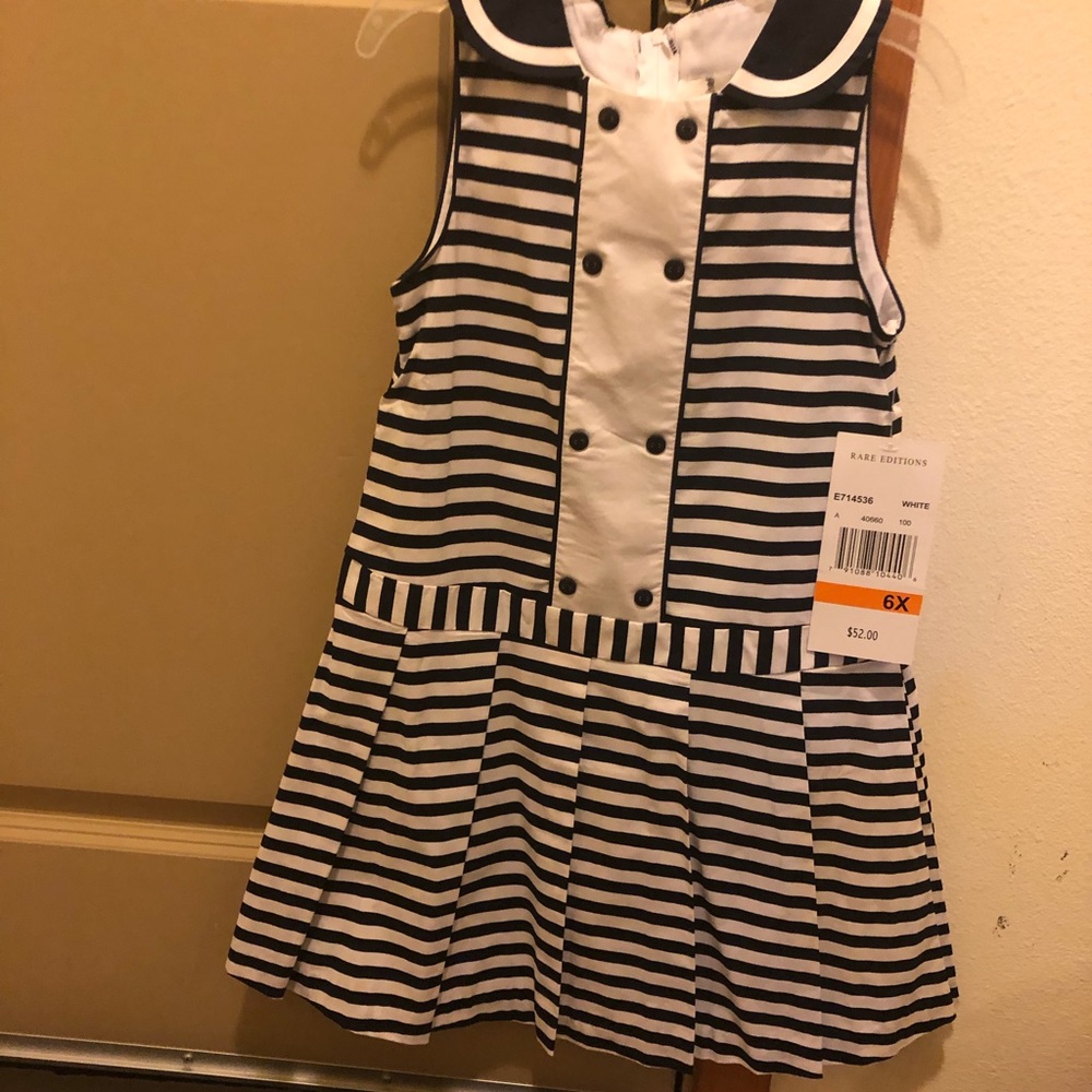 A beautiful Rare Additions Little Girls Dress